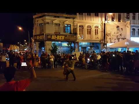 [Must Watch!!] Ipoh Thaipusam 2020 – Devotee in Trance Spin with Long Mouth Spear – Part 1